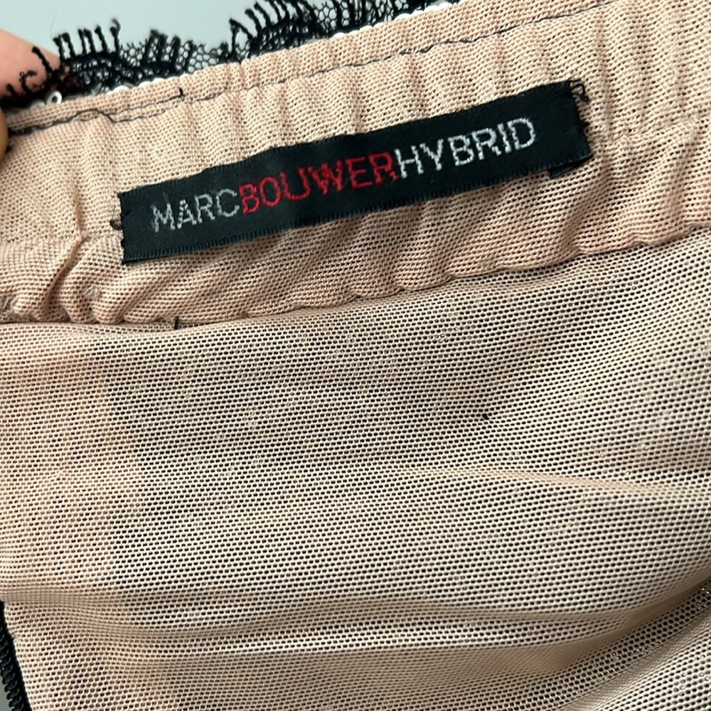 Dress made by designer MARC BOUWER HYBRID - Picture 15 of 17
